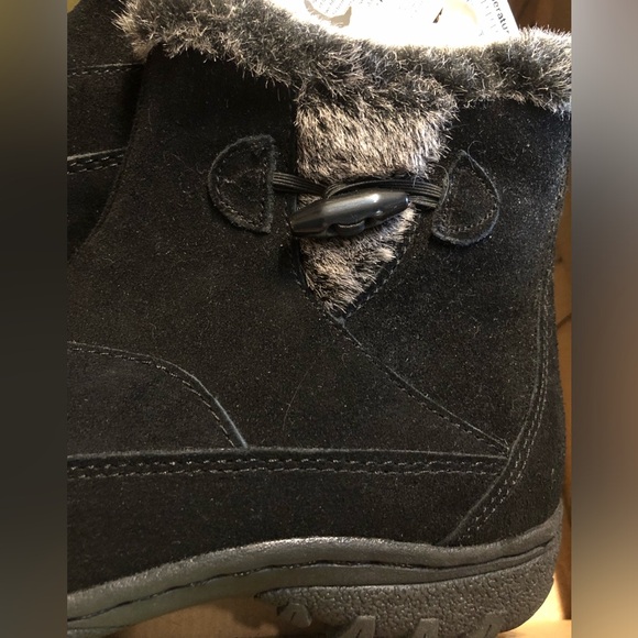 Khombu NEW Black Winter Boots with Fur Trim - Picture 4 of 16